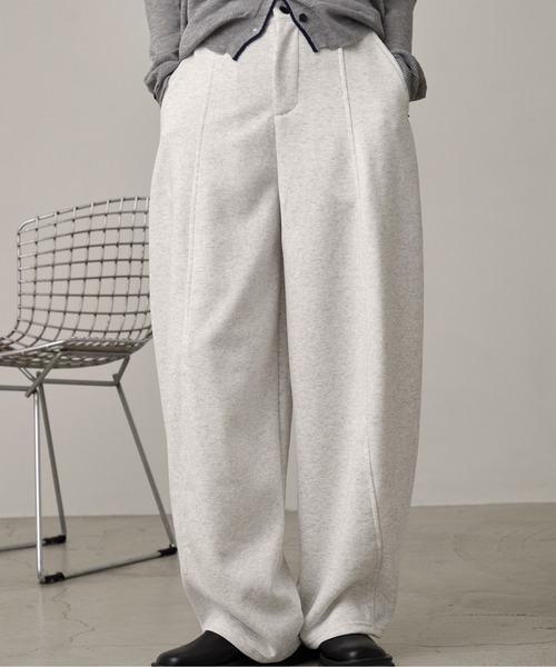OFROOM(オフルーム)の「Sweat Curve Pants|スウェットカーブパンツ(スウェットパンツ・レディース・グレー/オートミール/ブラック・FREE)」の3枚目の写真