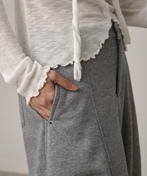 OFROOM(オフルーム)の「Sweat Curve Pants|スウェットカーブパンツ(スウェットパンツ・レディース・グレー/オートミール/ブラック・FREE)」の9枚目の写真