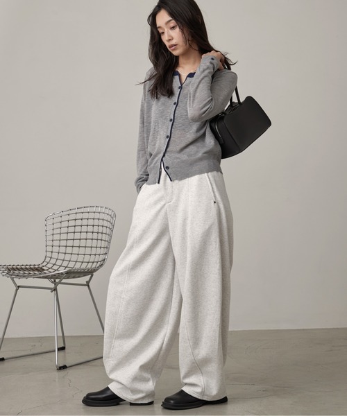 OFROOM(オフルーム)の「Sweat Curve Pants|スウェットカーブパンツ(スウェットパンツ・レディース・グレー/オートミール/ブラック・FREE)」の17枚目の写真