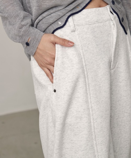 OFROOM(オフルーム)の「Sweat Curve Pants|スウェットカーブパンツ(スウェットパンツ・レディース・グレー/オートミール/ブラック・FREE)」の14枚目の写真