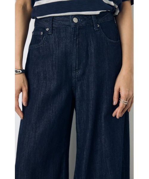 AZUL by moussy(アズールバイマウジー)の「【サイズ,身長別画像あり】AZUL DENIM 甘撚りバギーパンツ(デニムパンツ・レディース・ワンウォッシュ/ライトブルー・SMALL/LARGE/MEDIUM)」の20枚目の写真