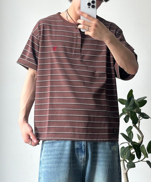 U.S. POLO ASSN.(ユーエスポロアッスン)の「ボーダーヘンリーT(Tシャツ/カットソー・メンズ・ブラウン/ネイビー/アイボリー・MEDIUM/LARGE)」の2枚目の写真