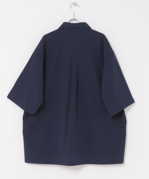 EKAL(エカル)の「『UVカット/静電気防止/イージーケア』SMOOTH WOOLY LIKE ショートスリーブ シャツ(シャツ/ブラウス・メンズ・ネイビー/チャコールグレー/ライトグレー・MEDIUM/LARGE)」の13枚目の写真