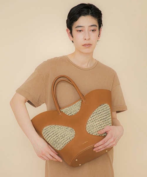 LE VERNIS(ル・ベルニ)の「LE VERNIS(ル・ベルニ)Hole digging tote(トートバッグ・レディース・ブラウン/ブラック・FREE)」の1枚目の写真