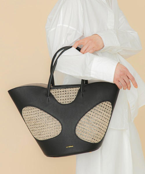 LE VERNIS(ル・ベルニ)の「LE VERNIS(ル・ベルニ)Hole digging tote(トートバッグ・レディース・ブラウン/ブラック・FREE)」の6枚目の写真