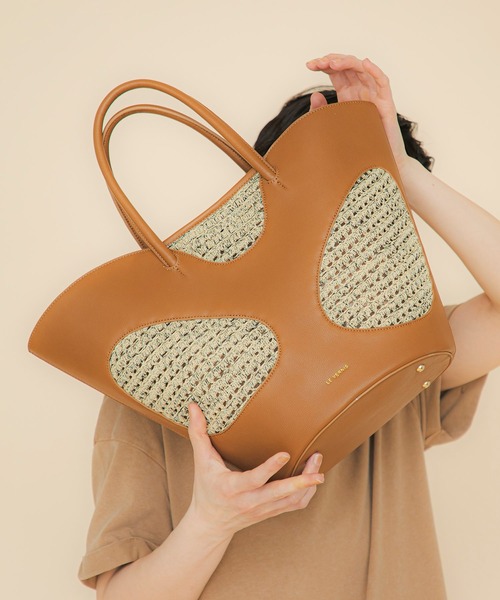 LE VERNIS(ル・ベルニ)の「LE VERNIS(ル・ベルニ)Hole digging tote(トートバッグ・レディース・ブラウン/ブラック・FREE)」の11枚目の写真