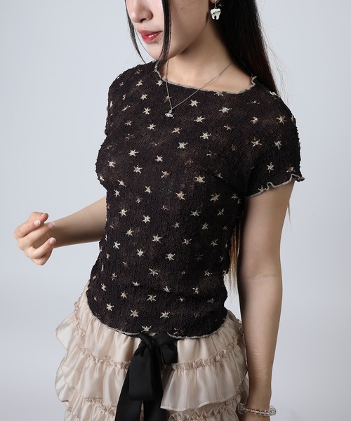 HOOK(フック)の「HOOK for girls バブルシフォン総柄クロップドトップス (SS)(Tシャツ/カットソー・レディース・ピンク/オフホワイト/レオパード/チョコ/レンガ/グレー・FREE)」の4枚目の写真