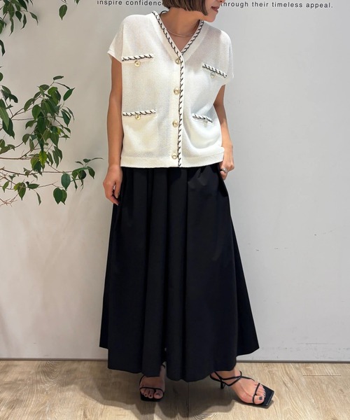 CADUNE(カデュネ)の「タックフレアーパンツ(その他パンツ・レディース・ホワイト/ブラック・38/36/34)」の3枚目の写真