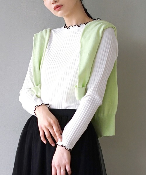 zootie（ズーティー）の「ロングスリーブ リブカットソー［クルーネック］（Tシャツ/カットソー・レディース・レッド系その他/イエロー系その他2/グリーン系その他2/ブラック×ホワイト/ホワイト×ブラック/グレー系その他3/ブルー/ベージュ系その他/ブラック系その他/ベージュ×ブラック/グレー系その他/カーキブラウン/ブルー系その他2/ネイビー/サーモンピンク/レッド系その他2/グレイッシュベージュ/ミント/テラコッタ/アイボリー・M/L/LL）」の3枚目の写真