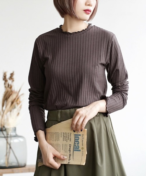 zootie（ズーティー）の「ロングスリーブ リブカットソー［クルーネック］（Tシャツ/カットソー・レディース・レッド系その他/イエロー系その他2/グリーン系その他2/ブラック×ホワイト/ホワイト×ブラック/グレー系その他3/ブルー/ベージュ系その他/ブラック系その他/ベージュ×ブラック/グレー系その他/カーキブラウン/ブルー系その他2/ネイビー/サーモンピンク/レッド系その他2/グレイッシュベージュ/ミント/テラコッタ/アイボリー・M/L/LL）」の11枚目の写真