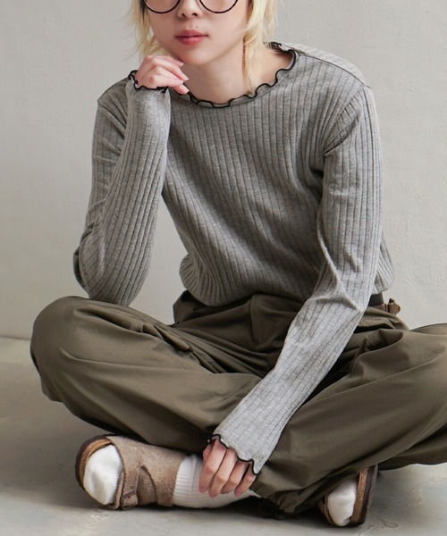 zootie（ズーティー）の「ロングスリーブ リブカットソー［クルーネック］（Tシャツ/カットソー・レディース・レッド系その他/イエロー系その他2/グリーン系その他2/ブラック×ホワイト/ホワイト×ブラック/グレー系その他3/ブルー/ベージュ系その他/ブラック系その他/ベージュ×ブラック/グレー系その他/カーキブラウン/ブルー系その他2/ネイビー/サーモンピンク/レッド系その他2/グレイッシュベージュ/ミント/テラコッタ/アイボリー・M/L/LL）」の7枚目の写真