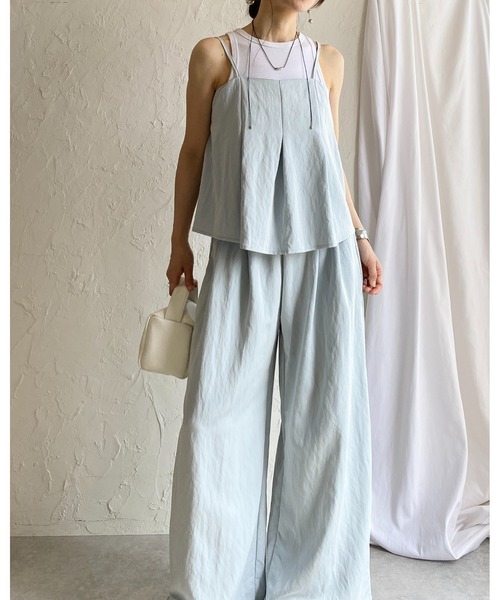 She's Closet(シーズクローゼット)の「タックペプラムキャミソールビスチェ&ロングワイドパンツセットアップ(セットアップ・レディース・ライトベージュ/オフホワイト/インディゴブルー/ブラック/ライトブルー・FREE)」の17枚目の写真