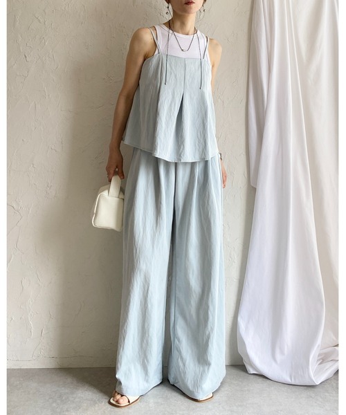 She's Closet(シーズクローゼット)の「タックペプラムキャミソールビスチェ&ロングワイドパンツセットアップ(セットアップ・レディース・ライトベージュ/オフホワイト/インディゴブルー/ブラック/ライトブルー・FREE)」の19枚目の写真