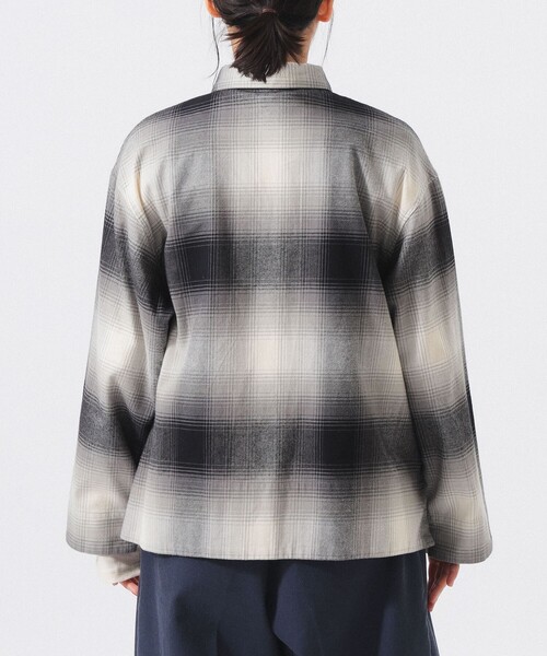 BEAMS BOY(ビームスボーイ)の「ビッグ チェック スモック(シャツ/ブラウス・レディース・ブラック/オレンジ/インディゴブルー・2/1/0/3)」の18枚目の写真