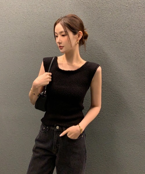 FAVORITO(ファヴォリート)の「ニットノースリーブトップス(ニット/セーター・レディース・ベージュ/ホワイト/ブラウン/ブラック・F)」の2枚目の写真