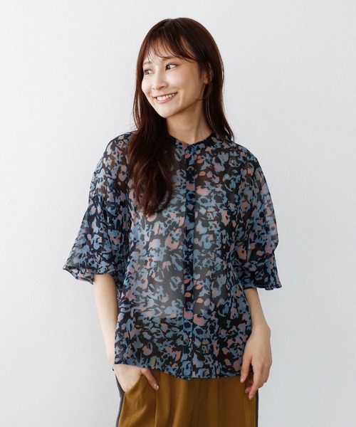 Jines(ジネス)の「シアーオータムプリントブラウス(シャツ/ブラウス・レディース・イエロー/ブルー・38)」の1枚目の写真