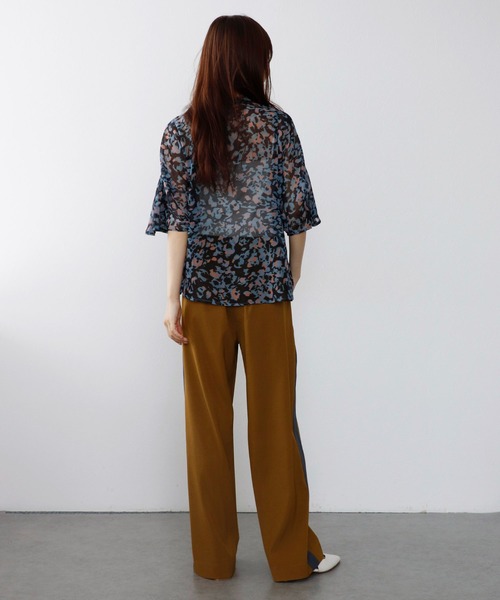 Jines(ジネス)の「シアーオータムプリントブラウス(シャツ/ブラウス・レディース・イエロー/ブルー・38)」の16枚目の写真