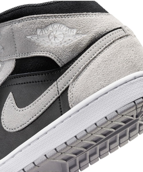 JORDAN BRAND(ジョーダンブランド)の「JORDAN BRAND AIR JORDAN 1 MID / ジョーダンブランド エア ジョーダン 1 MID / NIKE【SP】(スニーカー・メンズ・ライトグレー・27.0cm/26.5cm/26.0cm/25.5cm/30.0cm/29.0cm/28.5cm/28.0cm/27.5cm)」の5枚目の写真