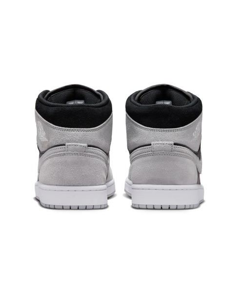 JORDAN BRAND(ジョーダンブランド)の「JORDAN BRAND AIR JORDAN 1 MID / ジョーダンブランド エア ジョーダン 1 MID / NIKE【SP】(スニーカー・メンズ・ライトグレー・27.0cm/26.5cm/26.0cm/25.5cm/30.0cm/29.0cm/28.5cm/28.0cm/27.5cm)」の3枚目の写真