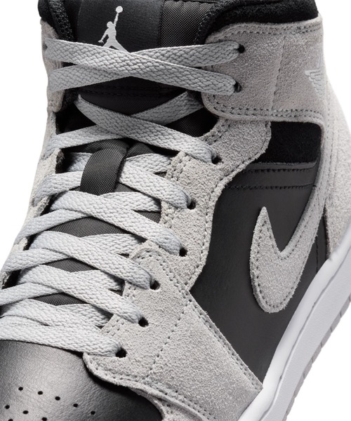 JORDAN BRAND(ジョーダンブランド)の「JORDAN BRAND AIR JORDAN 1 MID / ジョーダンブランド エア ジョーダン 1 MID / NIKE【SP】(スニーカー・メンズ・ライトグレー・27.0cm/26.5cm/26.0cm/25.5cm/30.0cm/29.0cm/28.5cm/28.0cm/27.5cm)」の4枚目の写真