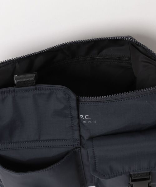A.P.C.(アーペーセー)の「SAC TREK(バックパック/リュック・メンズ・ダークネイビー・ONESIZE)」の4枚目の写真
