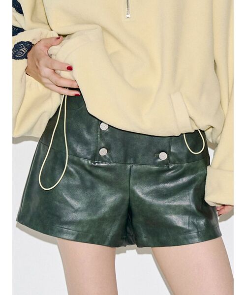 jouetie(ジュエティ)の「ダブルボタンフェイクレザーショートパンツ(その他パンツ・レディース・カーキ/ボルドー/ブラック・FREE)」の2枚目の写真