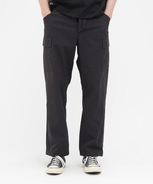 AVIREX(アヴィレックス)の「《URBAN GEAR》HEAT SHIELD NYLON CARGO PANTS / アーバンギア ヒートシールド ナイロンカーゴパンツ / AVIREX / アヴィレックス(カーゴパンツ・メンズ・ブラック・LARGE)」の2枚目の写真