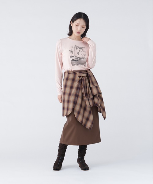 NAVYNAVY(ネイビーネイビー)の「引き算がつくるシンプルスクエアプリントロンT(Tシャツ/カットソー・レディース・ホワイト系その他/ピンク系その他2・FREE)」の3枚目の写真