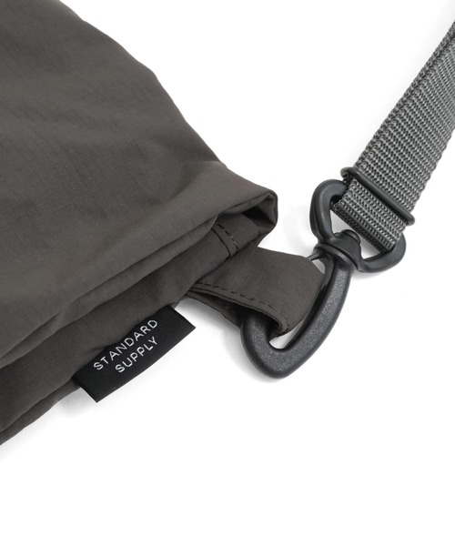 STANDARD SUPPLY(スタンダードサプライ)の「スタンダードサプライ / FLOPPY フロッピー / DRAW STRING SHOULDER M ドローストリングショルダーM(ショルダーバッグ・レディース・アイボリー/ブラック・FREE)」の14枚目の写真