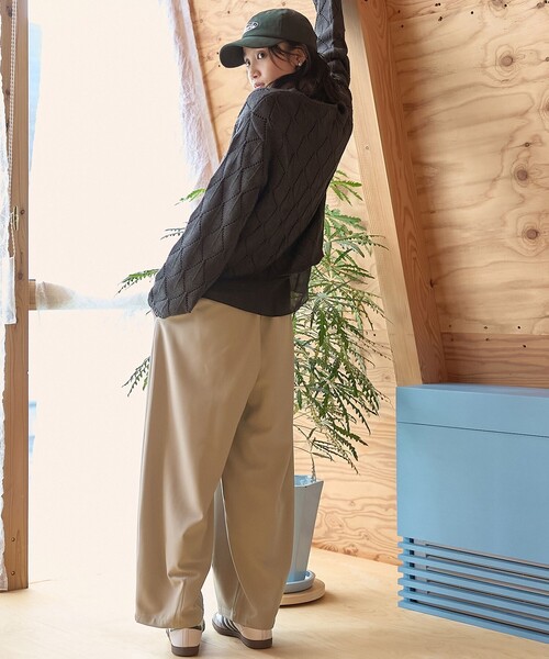 coen(コーエン)の「【新型登場/ストレッチ/防しわ】【シリーズ累計販売数1万本突破】とろさらイージーワイドカーブパンツ(WEB限定サイズあり)(スラックス・レディース・ナチュラル/ダークブラウン/ベージュ/ブラック・L/XL/M)」の15枚目の写真