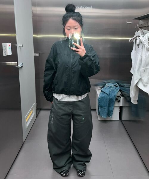 MUSINSA STANDARD WOMAN（ムシンサスタンダードウーマン）の「ウィメンズCRストライプリラックスド長袖Tシャツ[ライトグレー]（Tシャツ/カットソー・レディース・その他・MEDIUM/LARGE/X-SMALL/SMALL）」の5枚目の写真