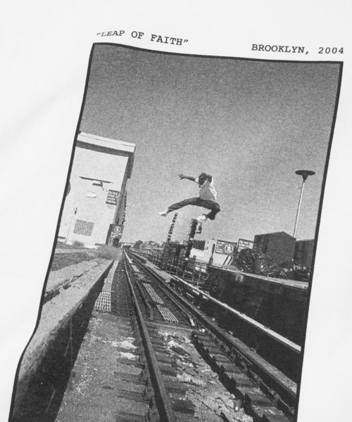 HUF(ハフ)の「TAKING THE LEAP TEE(Tシャツ/カットソー・メンズ・ブラック/ホワイト・L/M/S/XXL/XL)」の5枚目の写真