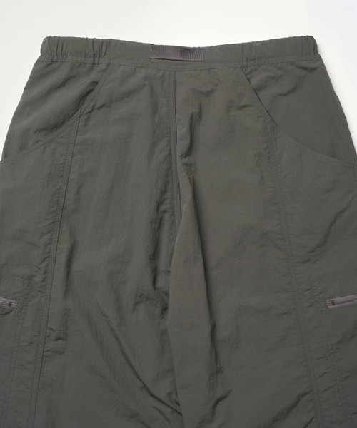 Gramicci（グラミチ）の「NYLON LOOSE BALLOON PANT｜ナイロンルーズバルーンパンツ（その他パンツ・レディース・グレー系その他2/ブラック/オリーブ系・L/M/S/XL/XXL）」の17枚目の写真