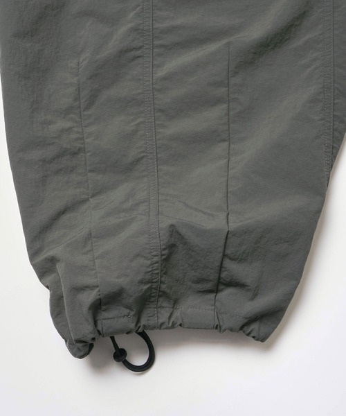 Gramicci（グラミチ）の「NYLON LOOSE BALLOON PANT｜ナイロンルーズバルーンパンツ（その他パンツ・レディース・グレー系その他2/ブラック/オリーブ系・L/M/S/XL/XXL）」の18枚目の写真