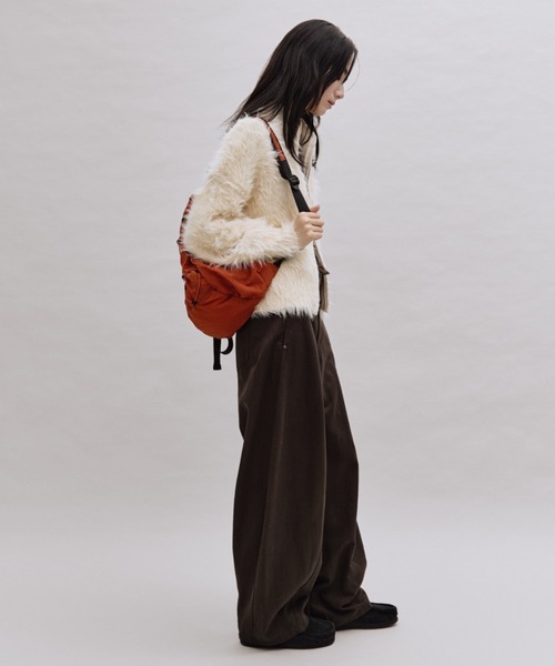 ANF.MUU(アンフムー)の「シャギーダブルジップカーディガン(カーディガン/ボレロ・レディース・アイボリー/ブラウン/チャコールグレー・FREE)」の20枚目の写真