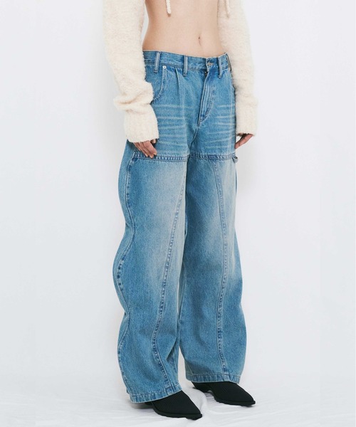 VIAVANDA(ヴィアヴァンダ)の「WAVE DENIM PANTS(デニムパンツ・レディース・ブルー/インディゴブルー・SMALL/MEDIUM)」の3枚目の写真