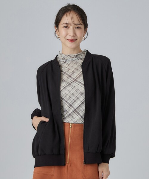 SHOO・LA・RUE(シューラルー)の「【S-LL】洗濯後しわになりにくい 麻調リブブルゾン(ブルゾン・レディース・ブラック/ライトベージュ/ブラウン系その他・01/02/03/04)」の4枚目の写真