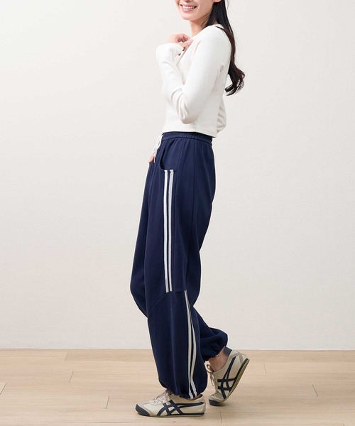 .WORKS(ドットワークス)の「2本ラインカーブスエットパンツ スウェット 裏毛(スウェットパンツ・レディース・ブラック/グレー/ネイビー・M/L)」の22枚目の写真