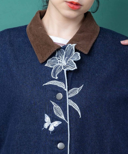 iS ScoLar(イズスカラー)の「563233:デニム×コーデュロイ 花刺繍配色ジャケット(デニムジャケット・レディース・ブラック/ネイビー・M)」の14枚目の写真