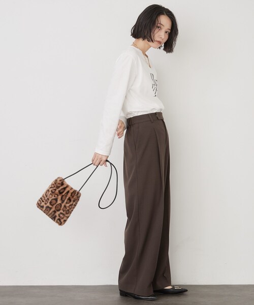 OPAQUE.CLIP(オペークドットクリップ)の「ロゴアソートロングTシャツ【洗濯機OK】(Tシャツ/カットソー・レディース・ホワイト/ブラウン系その他/ライトベージュ・00)」の5枚目の写真