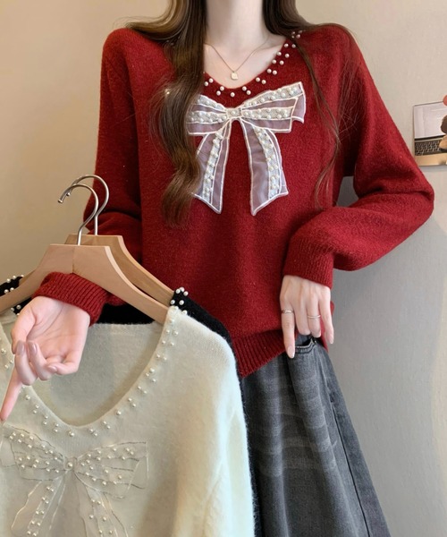 LUCPY(ラクピー)の「パールリボンVネックニットプルオーバー(その他トップス・レディース・レッド/ブラック/ホワイト・FREE)」の4枚目の写真
