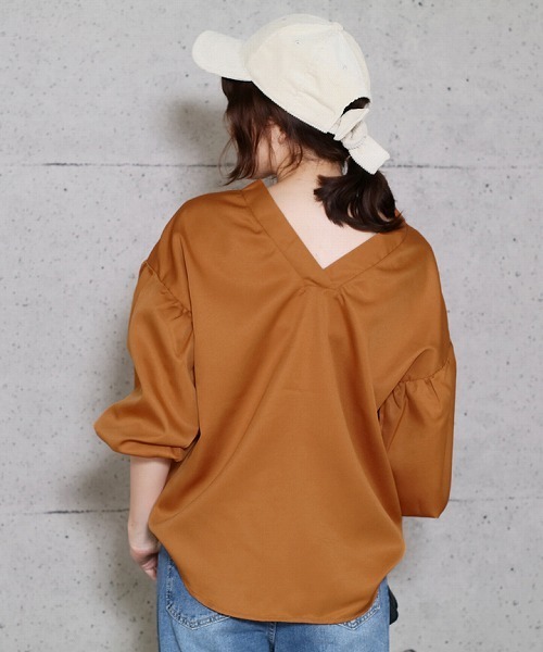 reca(レカ)の「【reca大人気アイテム】大人Vネックバルーンスリーブブラウス(シャツ/ブラウス・レディース・ネイビー/ラベンダー/シルバー系その他/ブラック/オフホワイト/ダークグリーン/ボルドー/キャメル・FREE)」の15枚目の写真