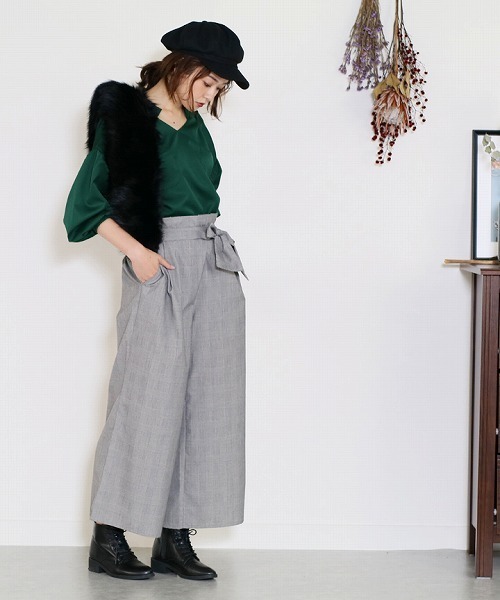 reca(レカ)の「【reca大人気アイテム】大人Vネックバルーンスリーブブラウス(シャツ/ブラウス・レディース・ネイビー/ラベンダー/シルバー系その他/ブラック/オフホワイト/ダークグリーン/ボルドー/キャメル・FREE)」の18枚目の写真