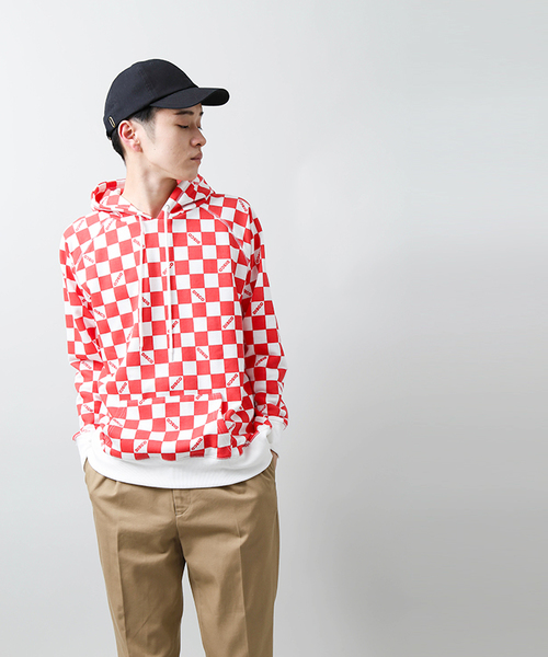 WEGO(ウィゴー)の「WEGO/チェッカー総柄プルパーカー(パーカー・メンズ・レッド/ブラック・MEDIUM/LARGE)」の8枚目の写真