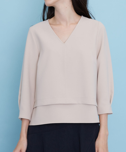 UNITED TOKYO（ユナイテッドトウキョウ）の「ヘムレイヤードVネックブラウス（シャツ/ブラウス・レディース・ホワイト/ブラック/グリーン/アイボリー・1）」の5枚目の写真