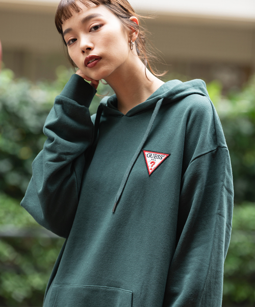 Guess（ゲス）の「GUESS/ゲス L/SLV HOODIES トライアングルロゴパッチ プルオーバーパーカー（パーカー・メンズ・グリーン/ブラック/グレー・M/L/XL）」の22枚目の写真