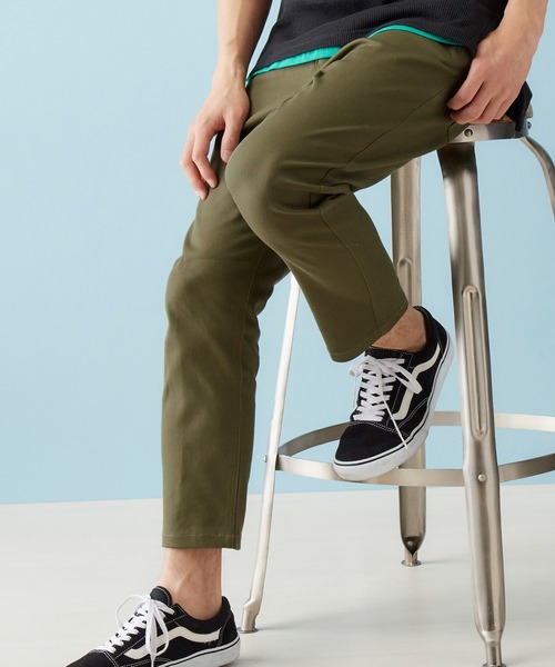 MONO-MART（モノマート）の「カツラギ素材 テーパード アンクルストレッチ チノパンツ（チノパンツ・メンズ・ブラック/ダークブラウン/ベージュ/アイボリー/オリーブ/ネイビー/グレー系その他2/チャコール/ライトベージュ/ブルー系その他/ワイン/グレー系その他・S/M/L/XL）」の11枚目の写真