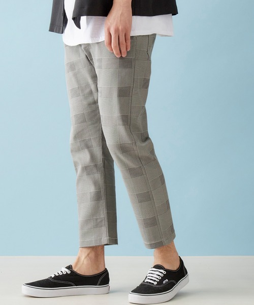 MONO-MART（モノマート）の「カツラギ素材 テーパード アンクルストレッチ チノパンツ（チノパンツ・メンズ・ブラック/ダークブラウン/ベージュ/アイボリー/オリーブ/ネイビー/グレー系その他2/チャコール/ライトベージュ/ブルー系その他/ワイン/グレー系その他・S/M/L/XL）」の6枚目の写真