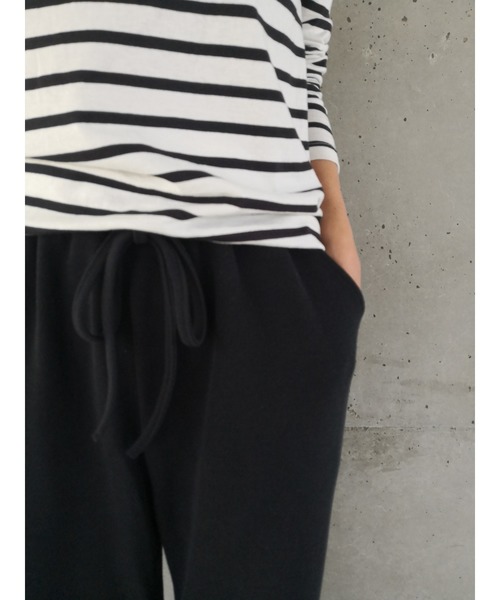 ulu(ウル)の「Sweat relax wide pants(その他パンツ・レディース・ブラック/アイボリー・FREE)」の8枚目の写真