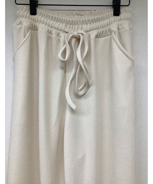 ulu(ウル)の「Sweat relax wide pants(その他パンツ・レディース・ブラック/アイボリー・FREE)」の11枚目の写真